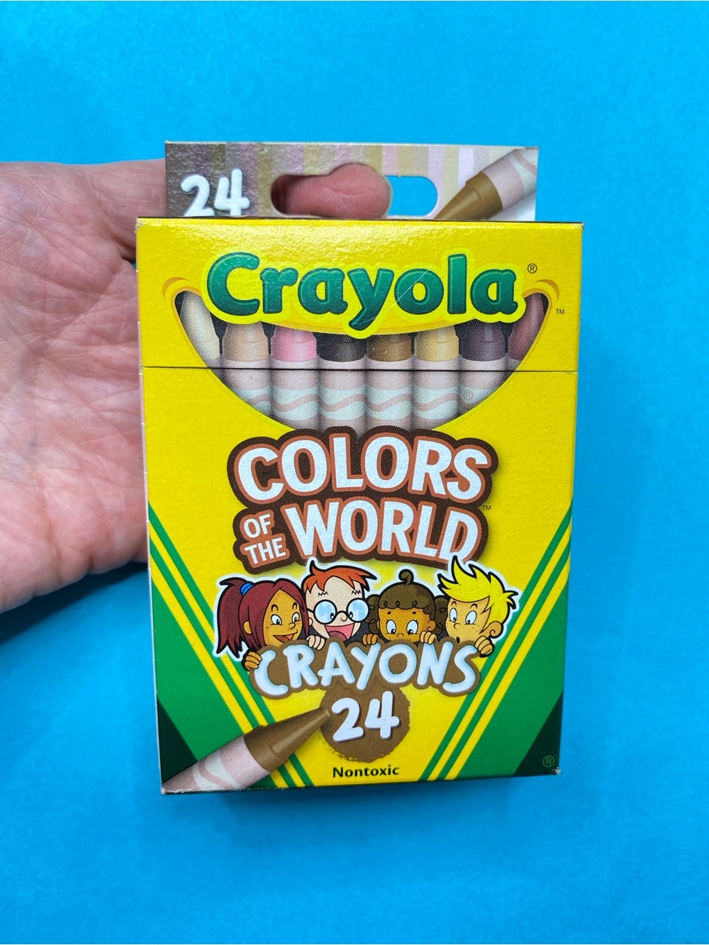 CRAYOLA Colors of The World 24ct Crayons New Unused